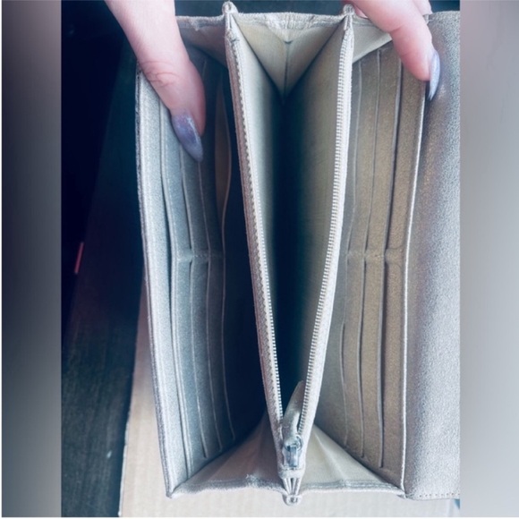 Chanel Authentic quilted wallet on chain - Picture 5 of 13